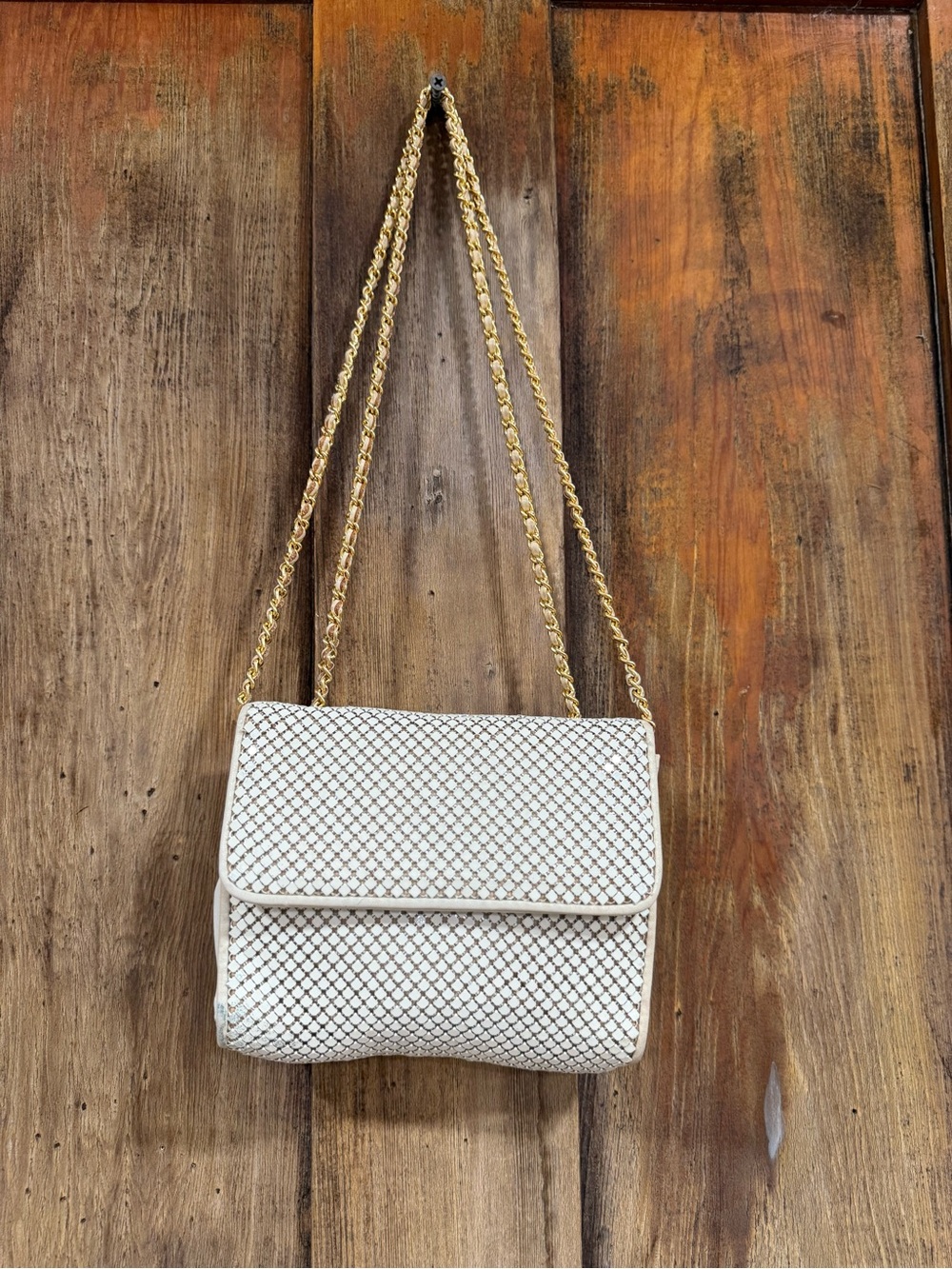 Vintage White Woven Shoulder Bag with Gold Chain Strap